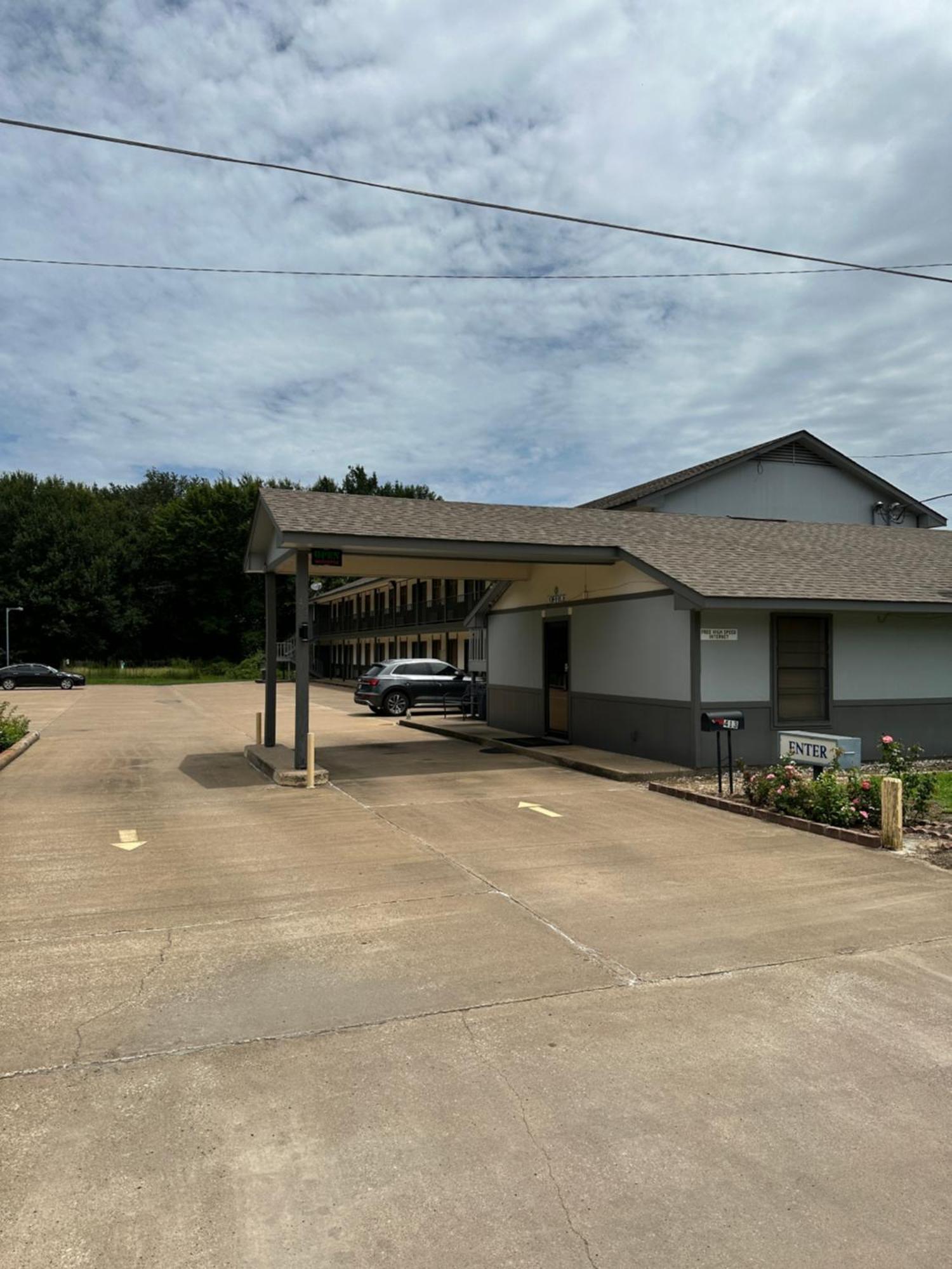 Regency Inn Jewett Exterior photo