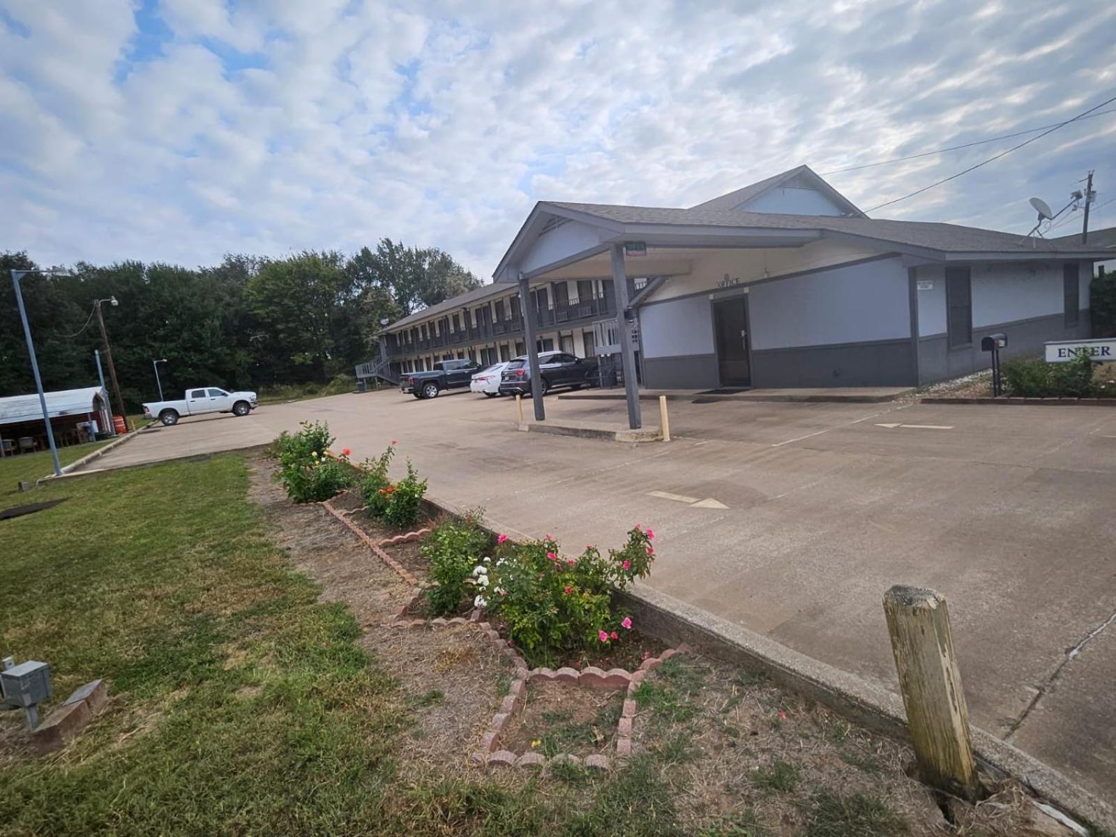Regency Inn Jewett Exterior photo