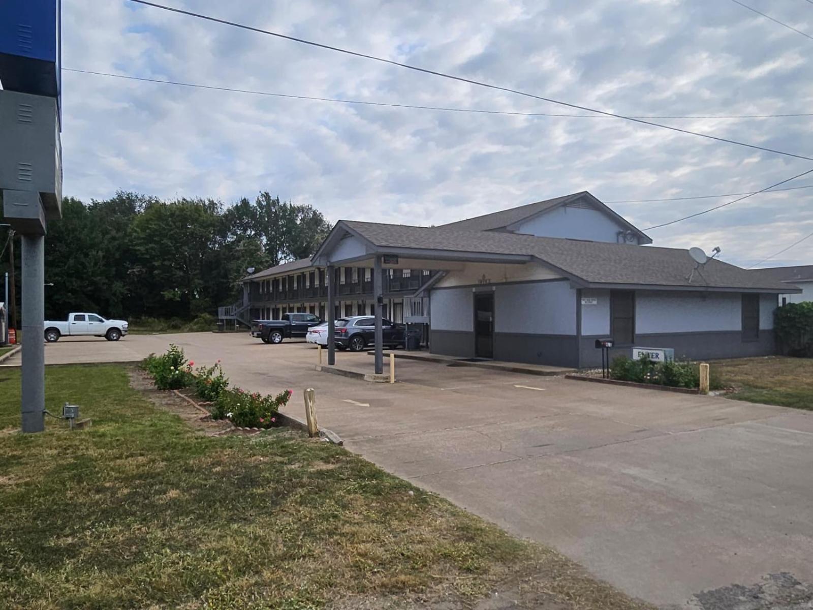 Regency Inn Jewett Exterior photo