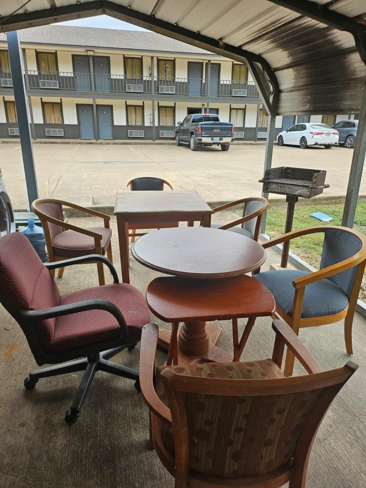 Regency Inn Jewett Exterior photo