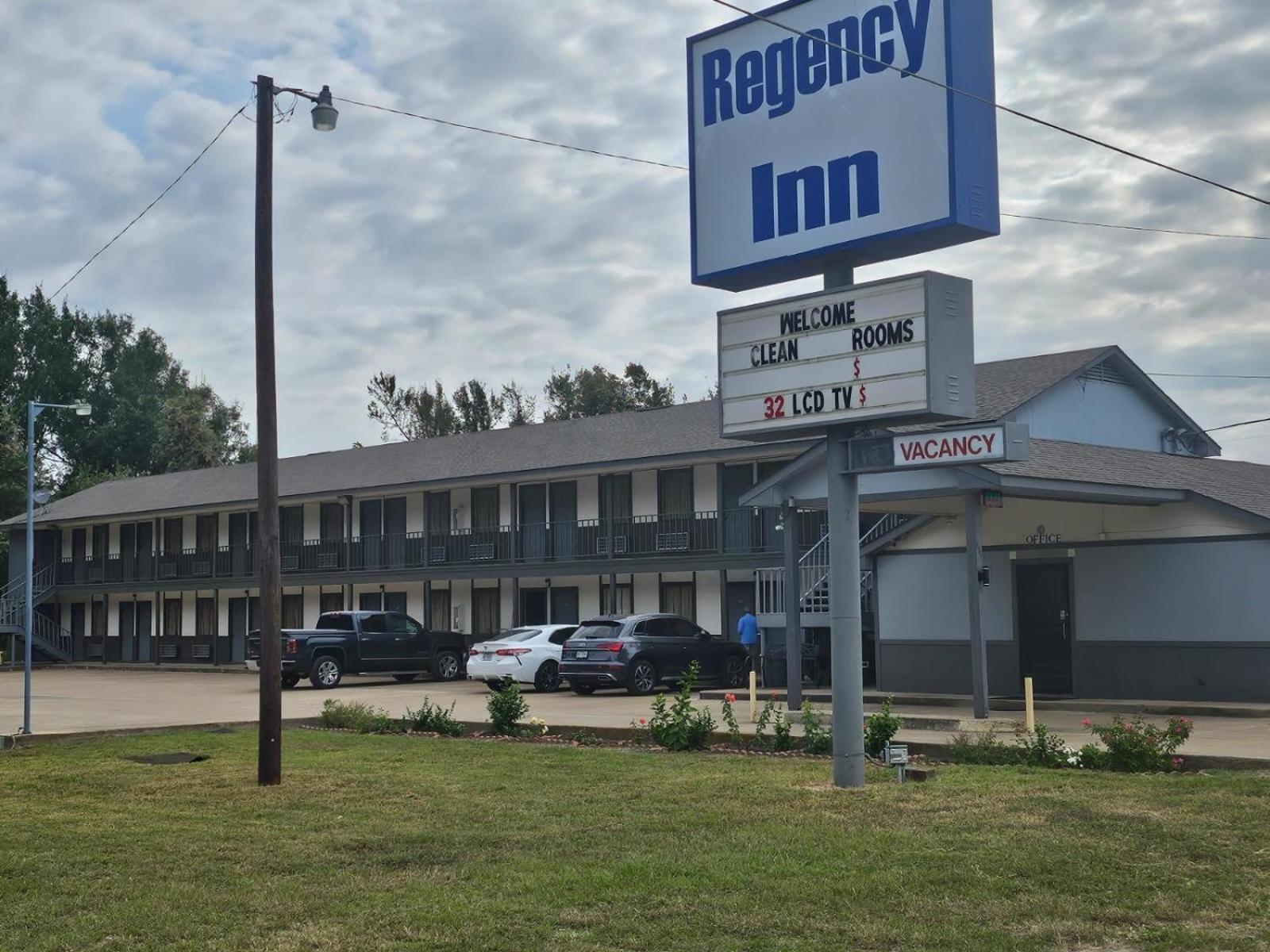 Regency Inn Jewett Exterior photo
